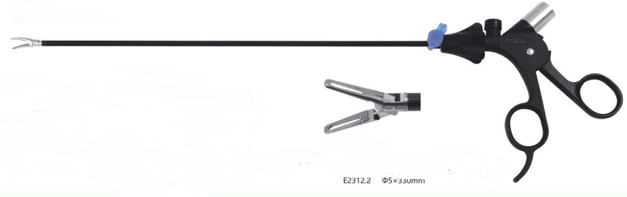 Ухоплюючий затискач фенестрований атравматичний коагулюючий, ізольований, дві рухомі частини, обертальний 360 град, діаметр 5 мм, довжина 330 мм